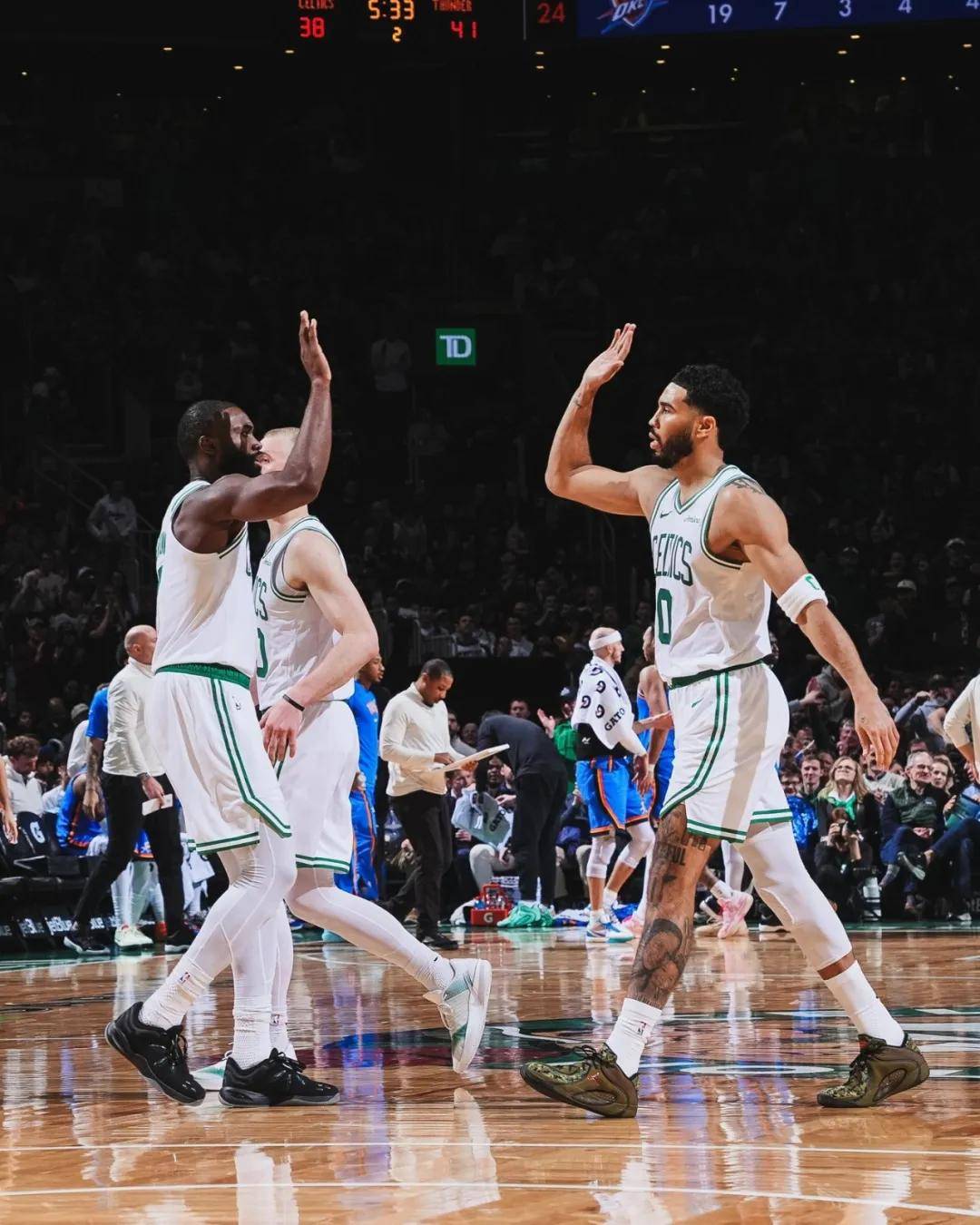 掀翻联盟第一！斩断12连胜！东部最强球队